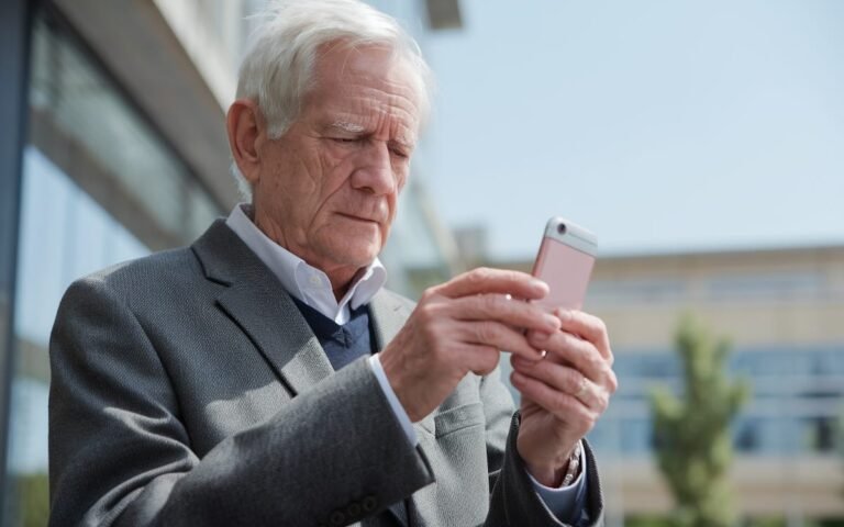Get a Jitterbug Phone for Free: The Best Options for Seniors