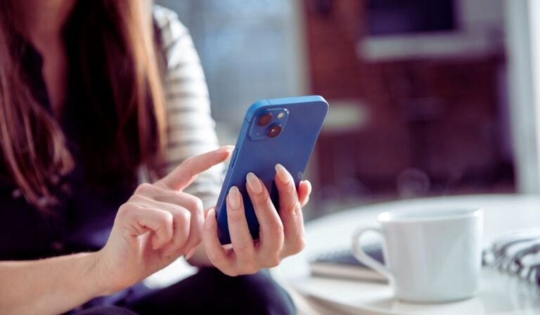 Get a Free Government iPhone form SafeLink Wireless